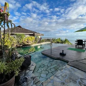 tehuarupe-surf-studios.frenchpolynesia-hotels.com/
